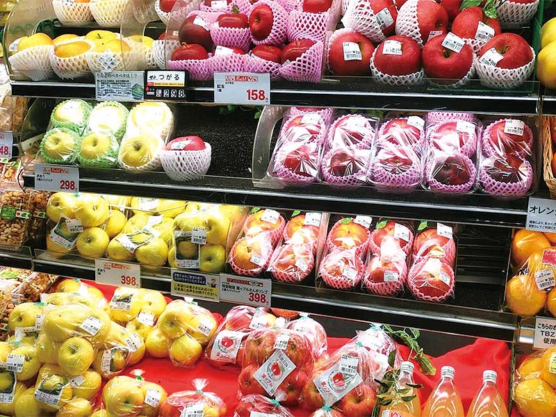 スーパーマーケットにならぶ品物